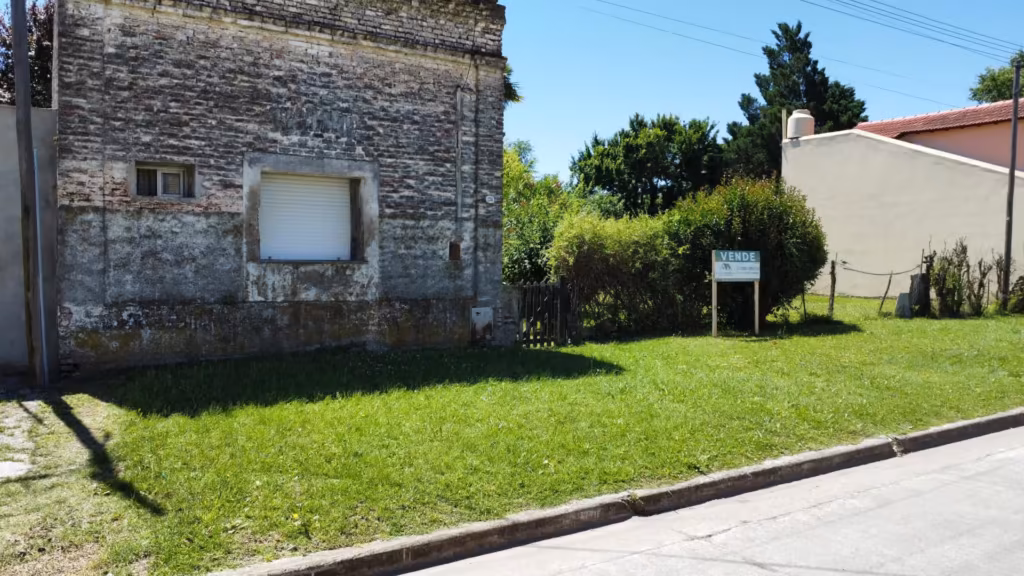 CASA A RECICLAR EN VENTA